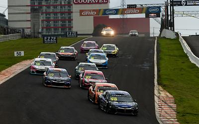 De ponta a ponta, Enzo Bedani vence Corrida 1 da Stock Series e leva dois troféus em Cascavel