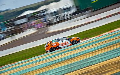 Gui Sirtoli é o piloto representante de Cascavel na Turismo Nacional